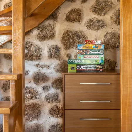 Ornytion Cozy House Synikia Mesi Trikalon