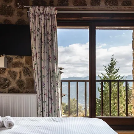 Willa Ornytion Cozy House